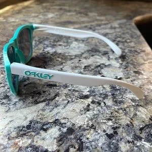 AUTHENTIC Limited edition Oakley Frogskin sunglasses Oakley FROGSKINS Limited Edition Blacklight Yellow Blue w  main image 4
